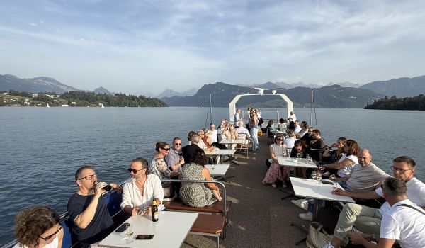 Gelungener Partneranlass direkt am See